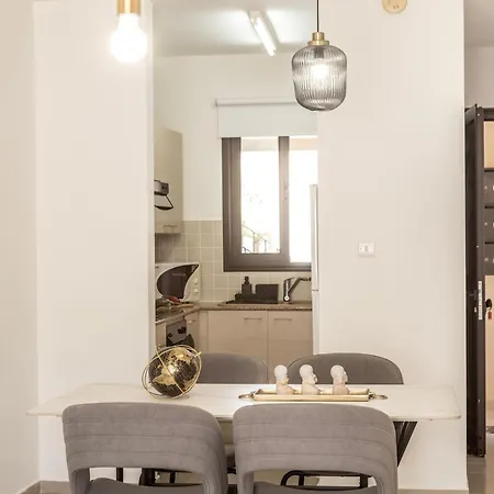 Kyklades In Kapparis * Paralimni