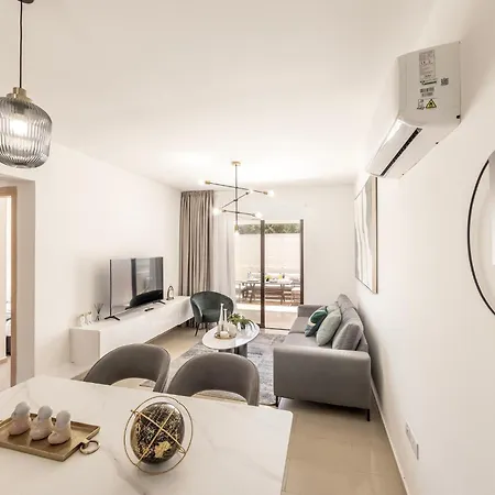 Kyklades In Kapparis Apartman Paralímni