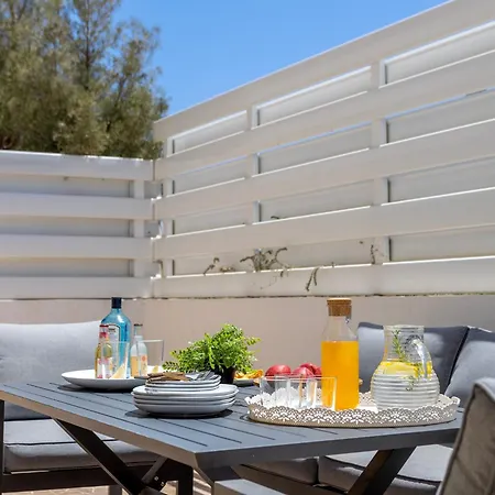 Kyklades In Kapparis Apartman Paralímni